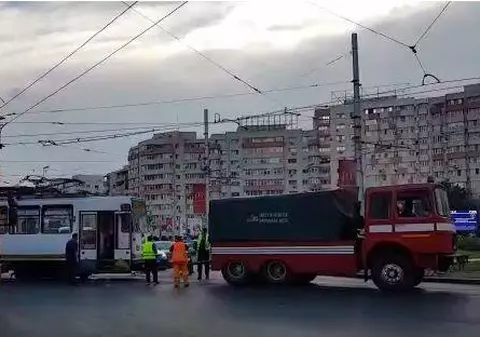 VIDEO | Un tramvai s-a defectat în zona Obor din Capitală. Traficul s-a desfășurat cu dificultate