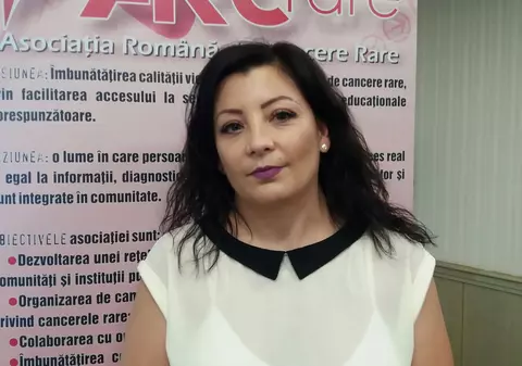 Adriana Covaciu are leucemie de 13 ani, dar e o învingătoare : ”În lupta cu cancerul, să nu te vezi în mormânt, ci viu, iubind”