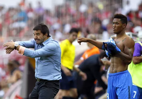 Cosmin Contra are în palmares câteva victorii împotriva unor antrenori de top. Printre victime sunt Unai Emery și Peter Bosz