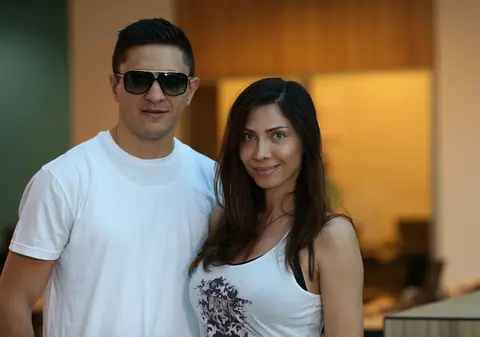 Ce prietenă frumoasă are Roland Gavril. Îi face și dieta! Unde ar fi vacanța de vis