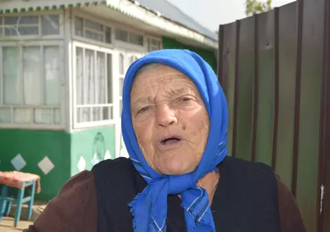 Autostrăzile virtuale ale ministrului Comunicațiilor și baba Vergina cu WC în fundul curții - Tanti Vergina Giurcan