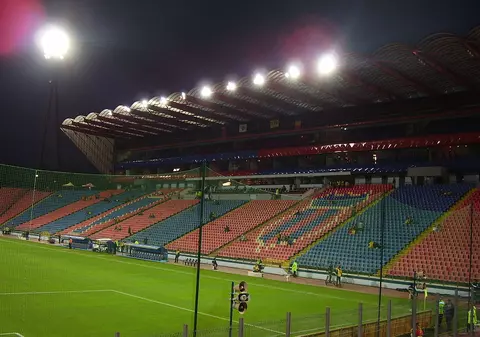 A început demolarea ”Templului” din Ghencea! ”Porțile nu mai sunt!”. Mesaj de pace pentru ”fecesebiști”: ”Le doresc tot binele”