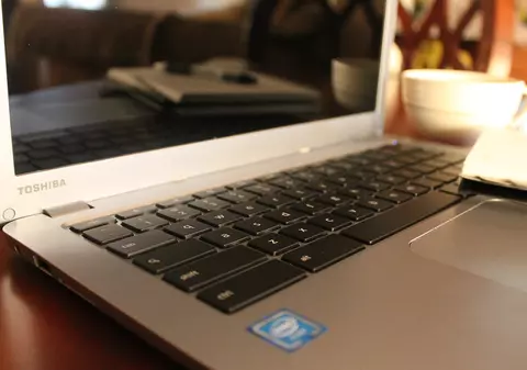 Toshiba își vinde divizia de memorii pentru 18 miliarde de dolari. Giganții Apple și Dell, în consorțiul câștigător