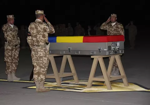 FOTO&VIDEO/ Trupul militarului buzoian Mădălin Stoica, mort în atacul cu maşină capcană din Afganistan, va fi repatriat luni