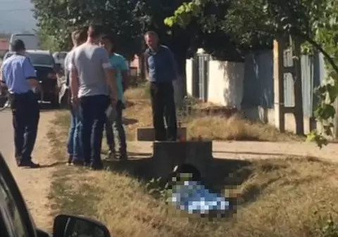 Un adolescent de 16 ani din Vrancea a fost găsit mort într-un şanţ. A avut parte de o moarte violentă