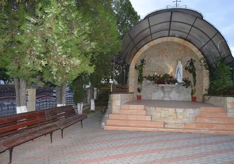 Femeia din Vaslui care și-a abandonat pruncul în curtea unei biserici, doi ani de închisoare cu suspendare