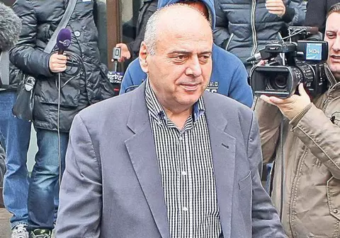 UPDATE: Gheorghe Ştefan, în lacrimi la Tribunalul Prahova, unde se judecă eliberarea sa condiţionată