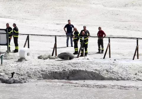 O familie și-a pierdut viața, după ce a căzut în craterul unui vulcan