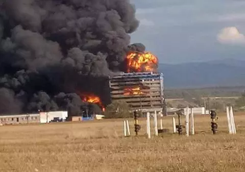 Aerul din zona orașului Orăștie a fost poluat în urma incendiului puternic izbucnit la o hală de uleiuri aromatice