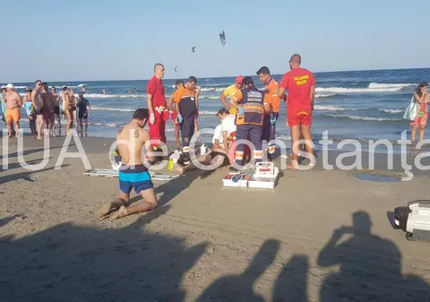 Un tânăr din București a murit înecat la Mamaia. Prietenul său s-a rugat în genunchi pentru o minune (VIDEO)
