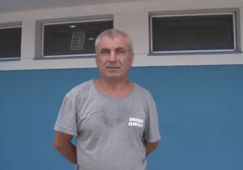 VIDEO REPORTAJ/ Gospodarul care le dă românilor o lecție de civilizație, la marginea autostrăzii
