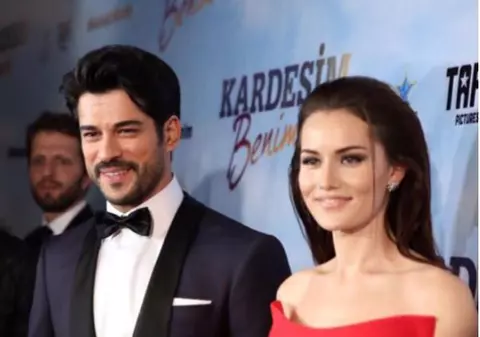 Detaliul din fotografia cu Fahriye Evcen, soția lui Kemal din ”Dragoste Infinită”, care i-a deranjat pe fani. Ce are sutienul actriței