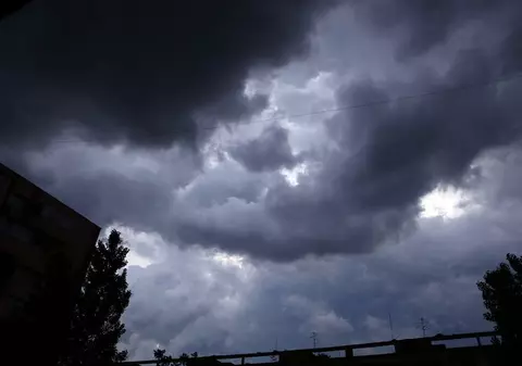 Anunţ de la meteorologi. Vremea se răcește brusc începând de duminică, 22 octombrie