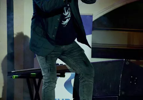 VIDEO EXCLUSIV/ Dan Helciug şi-a făcut o schimbare radicală şi acum răsuflă uşurat. "Coafura rezistă!"