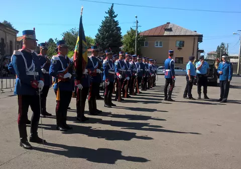FOTO/ Fostul președinte de onoare al PNL este înmormântat astăzi la Ploiești. Politicieni de marcă, la Biserica Buna Vestire