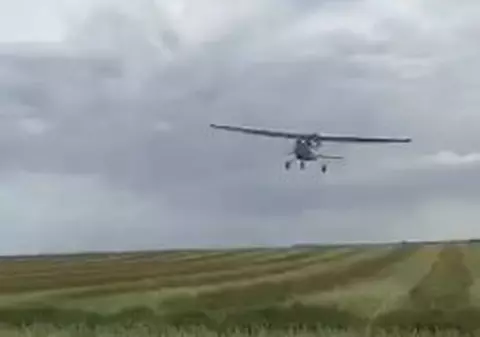 Un avion s-a prăbușit în Rusia, provocând moartea a opt oameni. Un copil de patru ani este singurul supraviețuitor