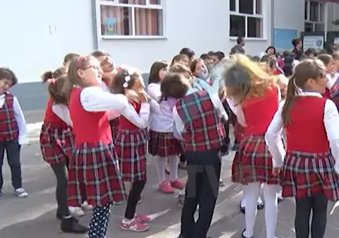 Suspiciune de modificare a unor note în catalog la un colegiu din Brăila. MEN face anchetă