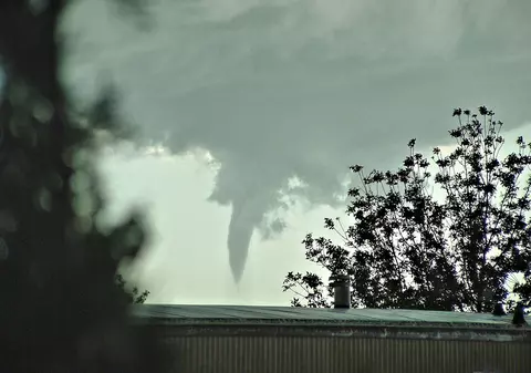 A fost tornadă sau nu, în vestul țării? Ce spun meteorologii despre furtuna de aseară