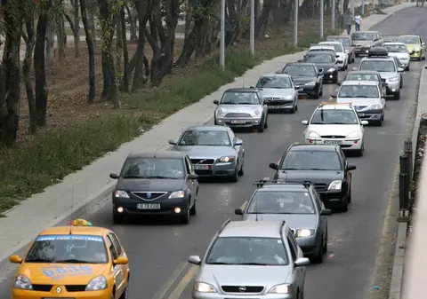 Trafic blocat pe DN1A, în judeţul Ilfov, din cauza unei bariere defecte
