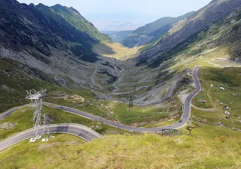 Circulație restricționață pe Transfăgărăşan și trafic întrerupt pe DN 7. Până la ce oră sunt restricțiile și ce rute ocolitoare există