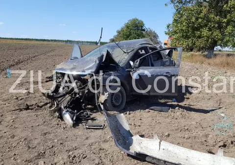Doi fotbaliști de la CS Năvodari, implicați într-un accident de circulație. S-au răsturnat cu mașina pe câmp / VIDEO