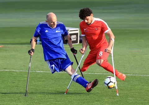 Fotbaliștii fără un picior joacă la primul Campionat European al Invalizilor | GALERIE FOTO + VIDEO