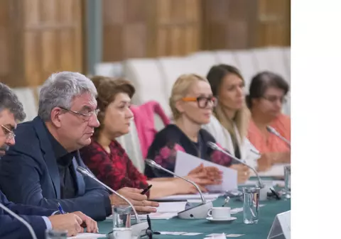 #SalariileRomanilor. Guvernul obligă companiile să înceapă negocierea colectivă a salariilor, înainte de trecerea contribuțiilor la angajat