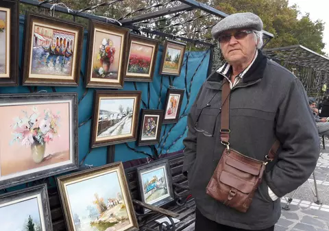 Povestea bătrânului care-și pictează traumele: „Pe soră-mea au luat-o soldații chiar în noaptea nunții...”