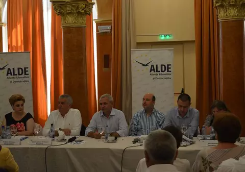 Probleme în coaliția de guvernare: ALDE anunță că are rezerve privind taxa de solidaritate de 2% și spune că va discuta cu PSD