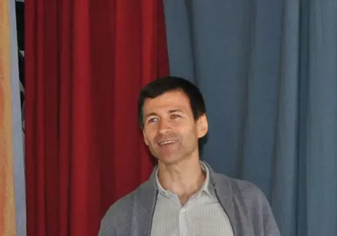 EXCLUSIV/ Zoli de la ”Sarmalele reci” nu prea mai cântă. E vegan, traduce și ține conferințe antroposofice