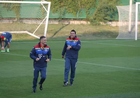 Contra naționalei! Fanii nu s-au înghesuit la prima ședință de pregătire condusă de noul selecționer Cosmin Contra