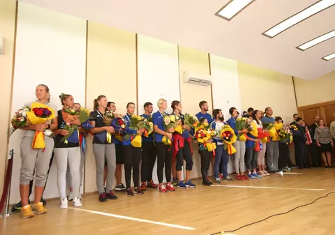 Canotoarele de aur au revenit în țară. Campioanele mondiale, premiate de MTS cu 56.000 de lei. Ionela și Marius se căsătoresc | FOTO & VIDEO
