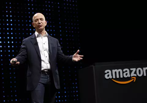 Amazon pariază un miliard de dolari pe casele inteligente. Gigantul cumpără Ring, o companie care produce sonerii și camere de securitate dotate cu Alexa