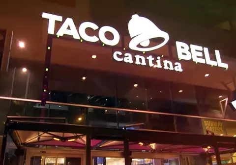 Taco Bell deschide astăzi primul restaurant din România și din Europa de Est. Este singurul pe o rază de 1.208 kilometri