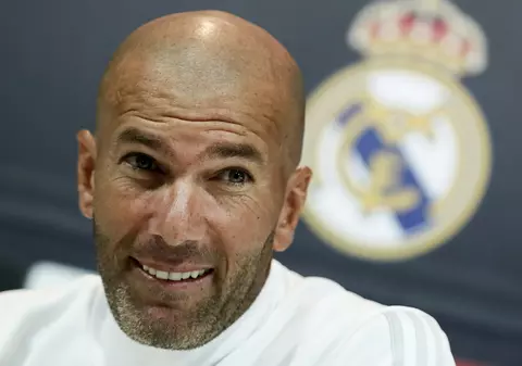 Zinedine Zidane, ofertă de 200 de milioane de euro. Ar putea câștiga 150.000 de euro pe zi