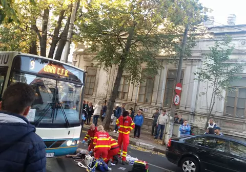 Tânără grav rănită la Galați, după ce a vrut să traverseze strada printre două autobuze staționate| FOTO