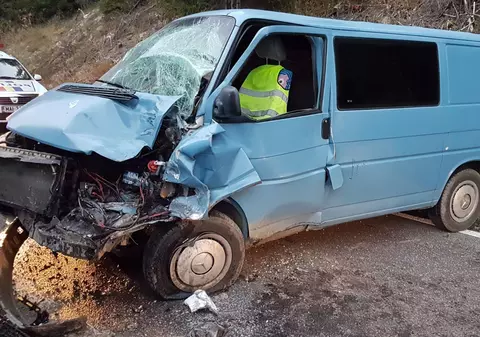 Șase oameni, printre ei și un copil, răniți într-un accident în Neamț. Planul roșu de intervenție a fost activat