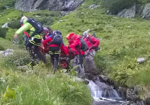 UPDATE Acțiune dramatică de salvare. Un bărbat a murit pe un traseu din Jepii Mici. Bărbatul dat dispărut la Cheia a fost găsit