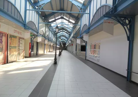 Asta da SURPRIZĂ. Un mall din România a fost vândut chinezilor şi se transformă în fabrică