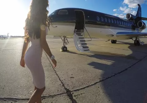 Ofertă inedită: Avion privat de închiriat pentru... poze pe Instagram. Aeronava nici măcar nu decolează