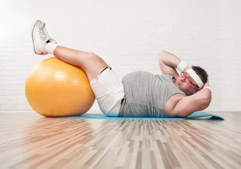 STUDIU. În România, sunt mai mulți bărbați grași decât femei supraponerale. Nici unii, nici alții nu prea vor să facă sport