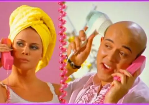 O mai ții minte pe roșcata care cânta „ I’m a Barbie girl, in the Barbie world”! În 2001, i s-a întâmplat ceva fantastic iar acum trăiește un basm