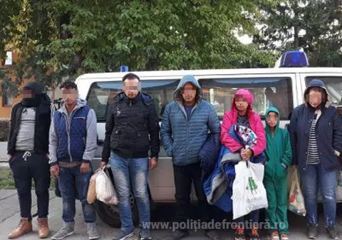 Două românce, călăuze pentru opt migranți. I-au dus până la granița cu Ungaria
