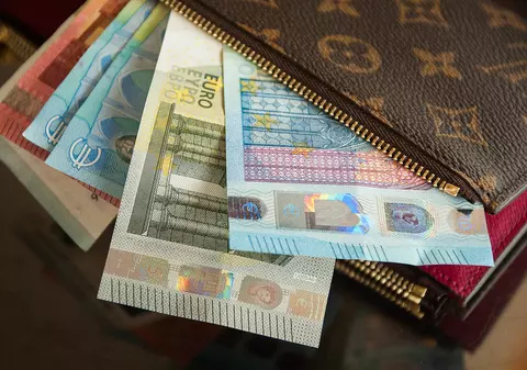 "Proprietar, caut chiriaș bogat". Apartamentul din București în care te muți cu 9.000 de euro pe lună