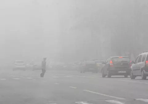 Ceață pe mai multe drumuri din Brașov și alte opt județe din țară. Recomandări pentru șoferi pentru a circula în siguranță