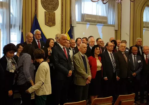 Cercetătorii vor să îi consilieze pe politicieni ca să nu mai facă legi „bâjbâite”