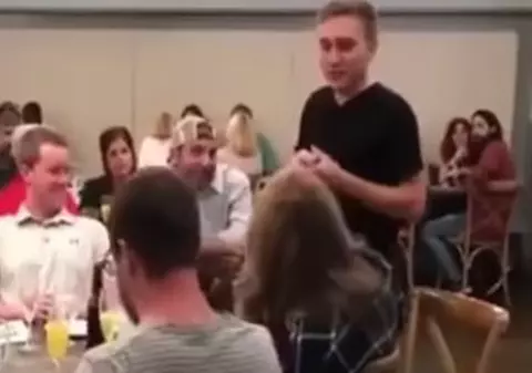 Un bărbat s-a răzbunat crunt pe iubita care l-a înșelat. A umilit-o în fața tuturor cunoscuților | VIDEO