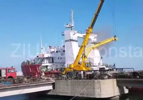 VIDEO&FOTO/ Incendiul de pe nava Hercules din Portul Constanța a fost lichidat