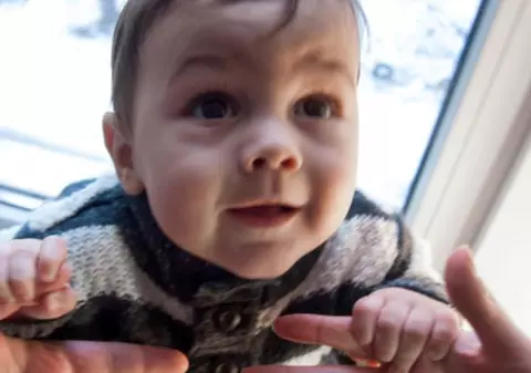 Un copil din Botosani a fost inapoiat la orfelinat dupa adoptie. Motivul este socant!