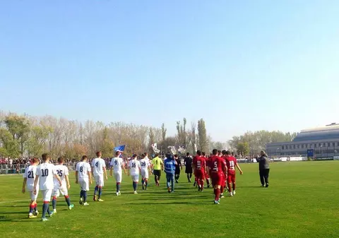 CSA Steaua a umilit AFC Rapid, în Liga 4 din București. Show cu 1.200 de fani. Academia Rapid, 7-1 cu Asalt. Au marcat Nico și Pancone / VIDEO